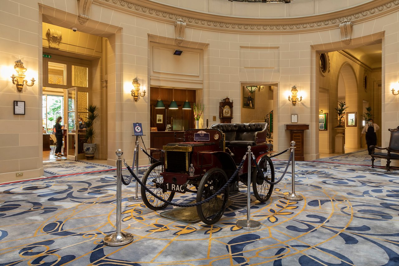 An oasis in the middle of the hustle and bustle of the west end, the Royal Automobile Club 
